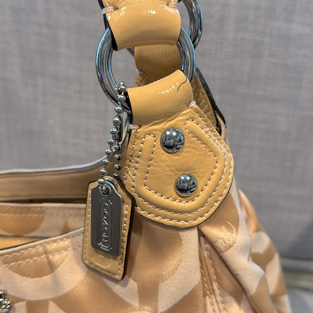 Coach Madison Opt Art Maggie Shoulder Bag. A1073-14305 - Picture 10 of 16